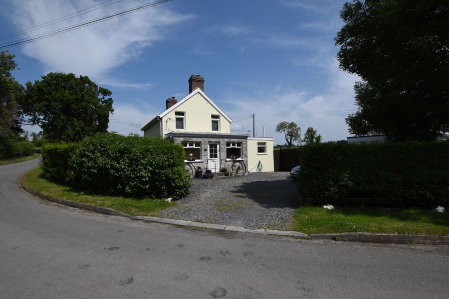 Country Cottage with total grounds extending to approximately 1.6 acres, 1 Lime Kiln Road