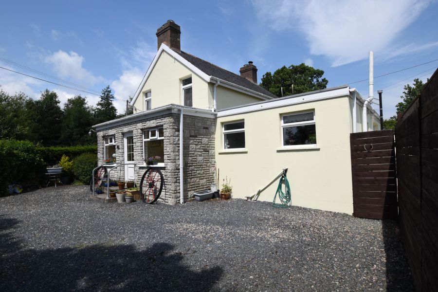 Country Cottage with total grounds extending to approximately 1.6 acres, 1 Lime Kiln Road