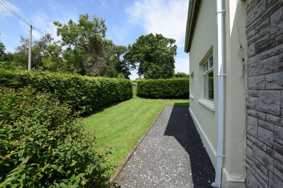 Country Cottage with total grounds extending to approximately 1.6 acres, 1 Lime Kiln Road