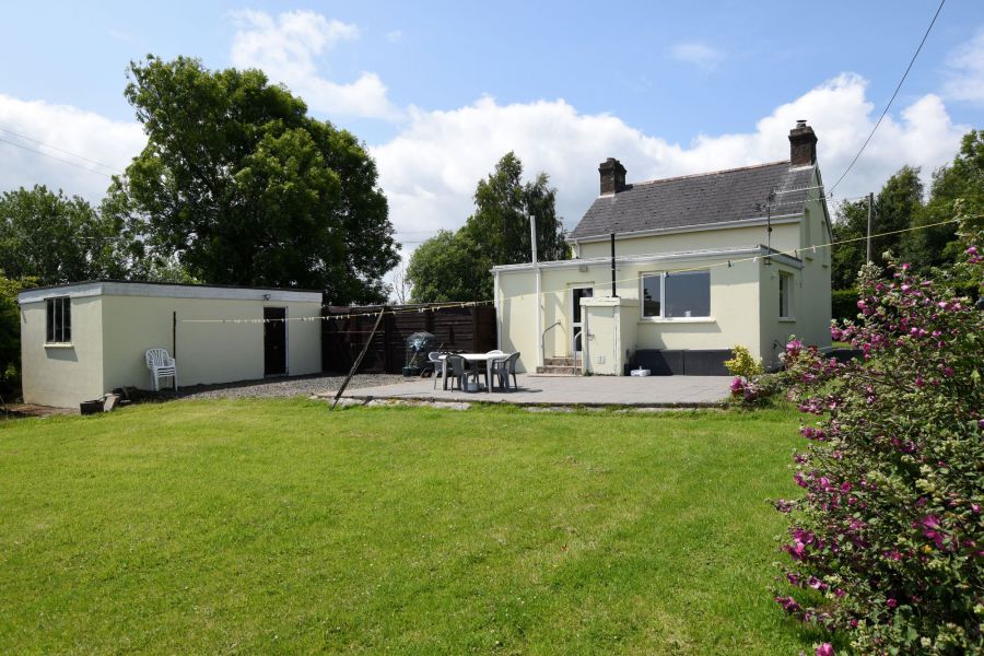 Country Cottage with total grounds extending to approximately 1.6 acres, 1 Lime Kiln Road
