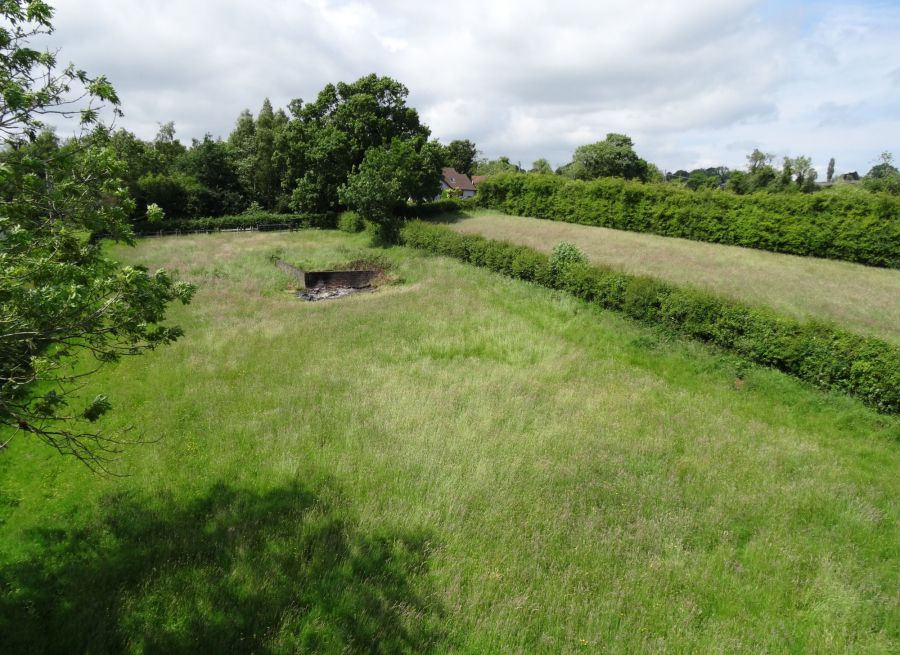 Country Cottage with total grounds extending to approximately 1.6 acres, 1 Lime Kiln Road