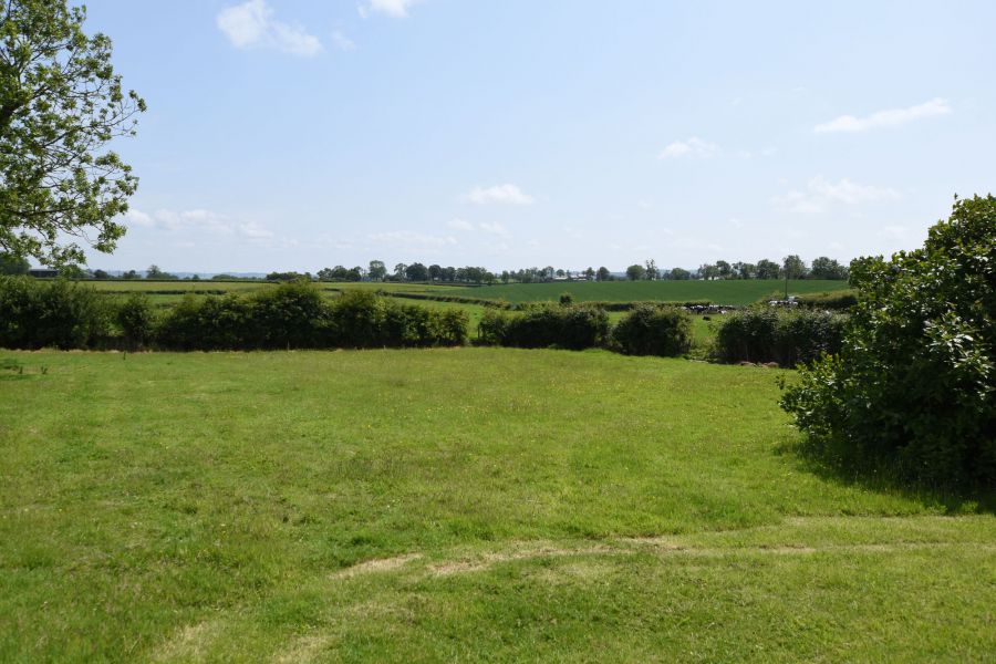Country Cottage with total grounds extending to approximately 1.6 acres, 1 Lime Kiln Road