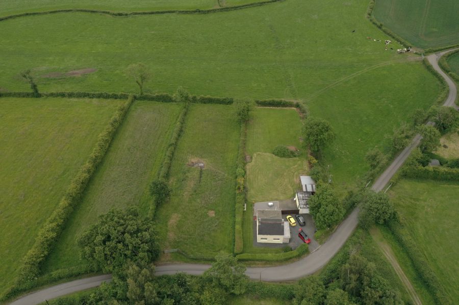 Country Cottage with total grounds extending to approximately 1.6 acres, 1 Lime Kiln Road