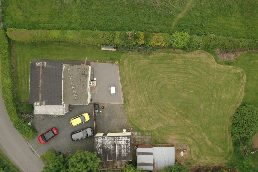 Country Cottage with total grounds extending to approximately 1.6 acres, 1 Lime Kiln Road