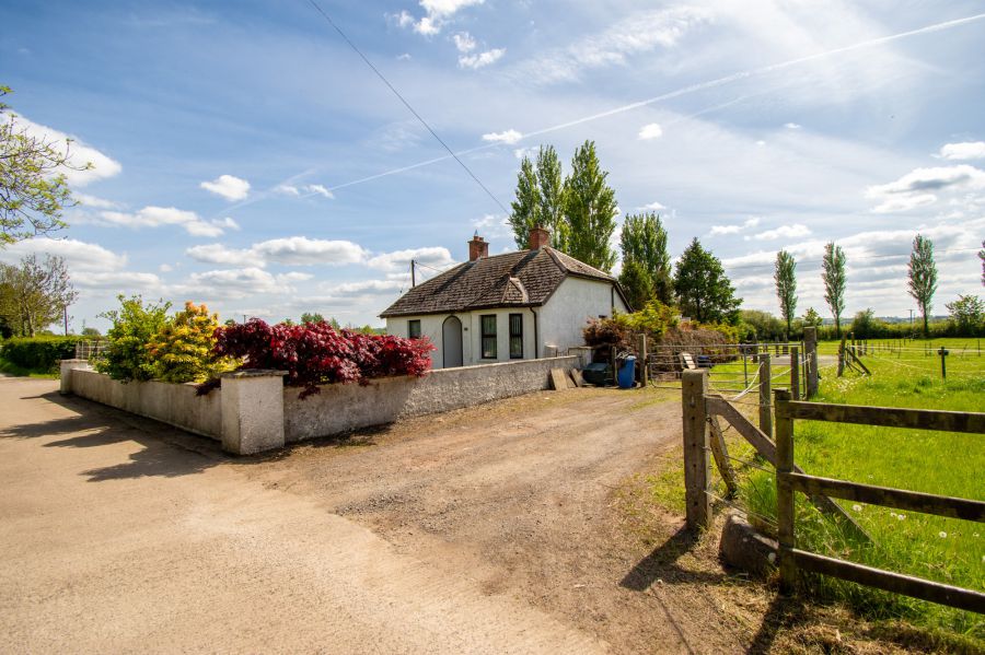 A Country Cottage with Paddock, Stables and Garage, 3 Hillsborough Road