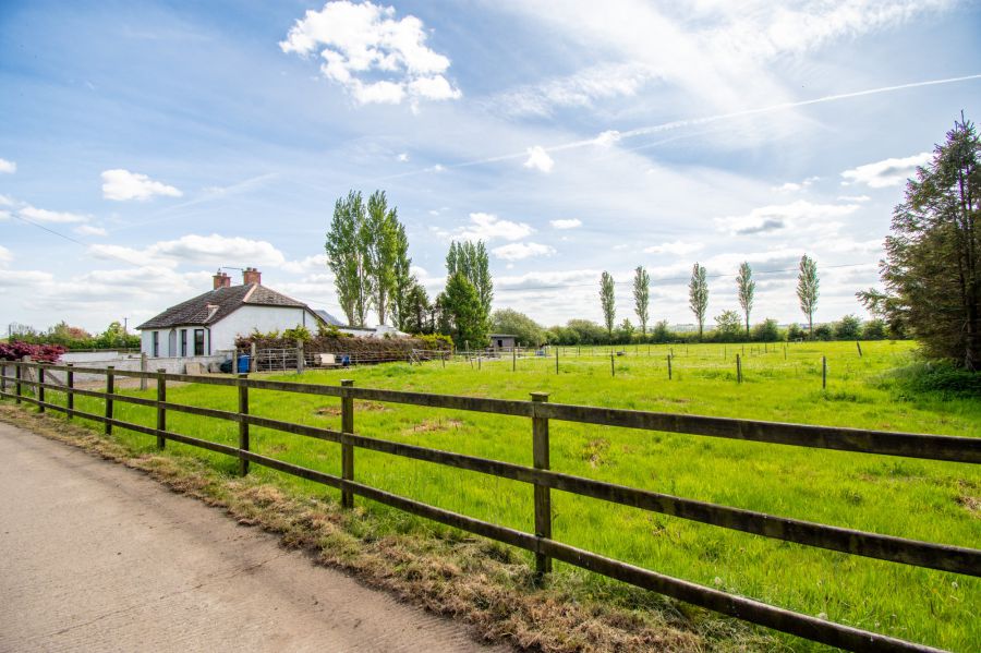 A Country Cottage with Paddock, Stables and Garage, 3 Hillsborough Road