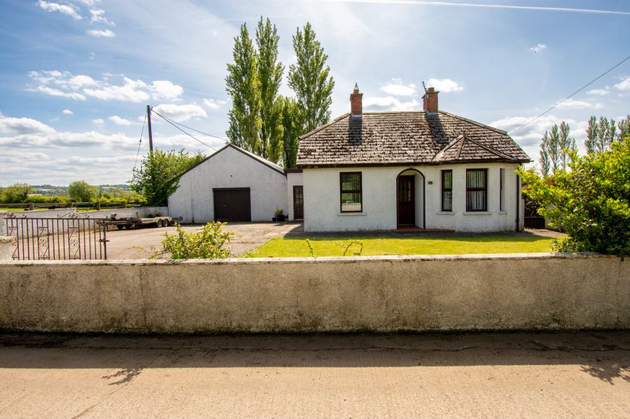 A Country Cottage with Paddock, Stables and Garage, 3 Hillsborough Road