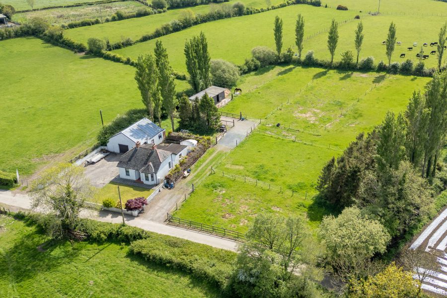 A Country Cottage with Paddock, Stables and Garage, 3 Hillsborough Road