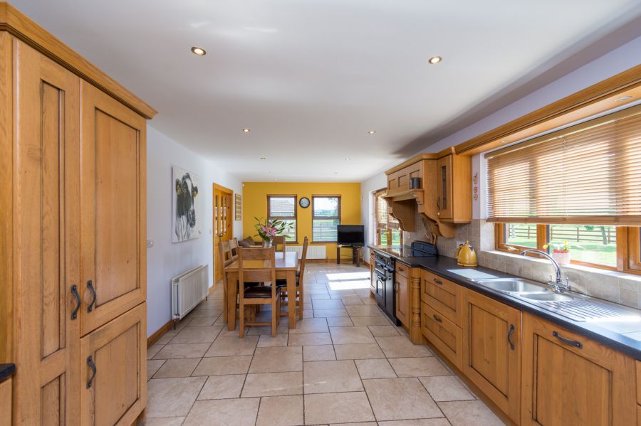 Detached house with stables and a field of approximately 3 acres, 21 Lisburn Road