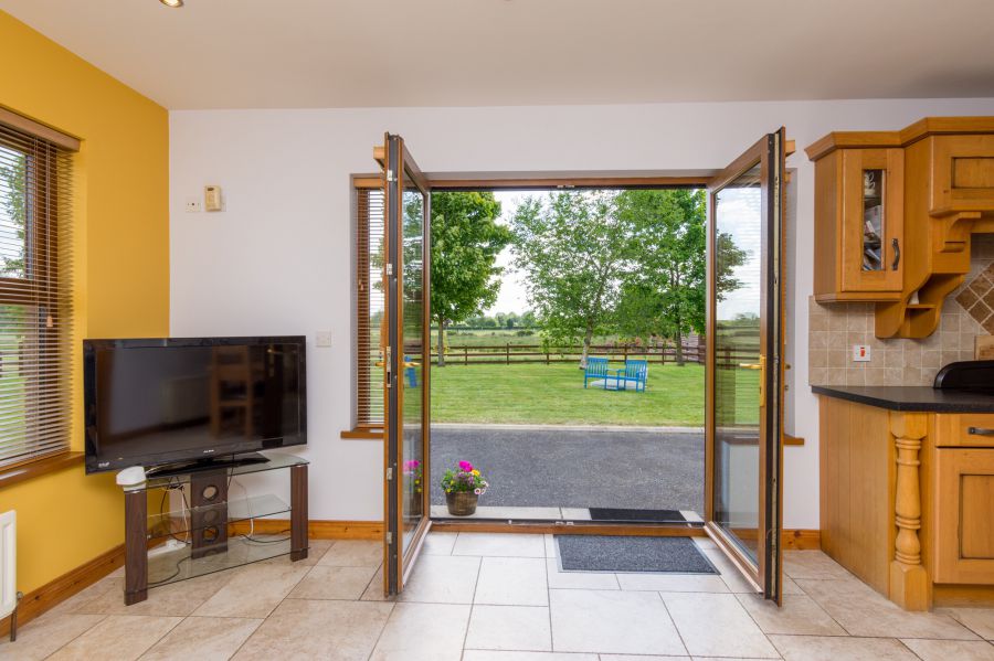 Detached house with stables and a field of approximately 3 acres, 21 Lisburn Road