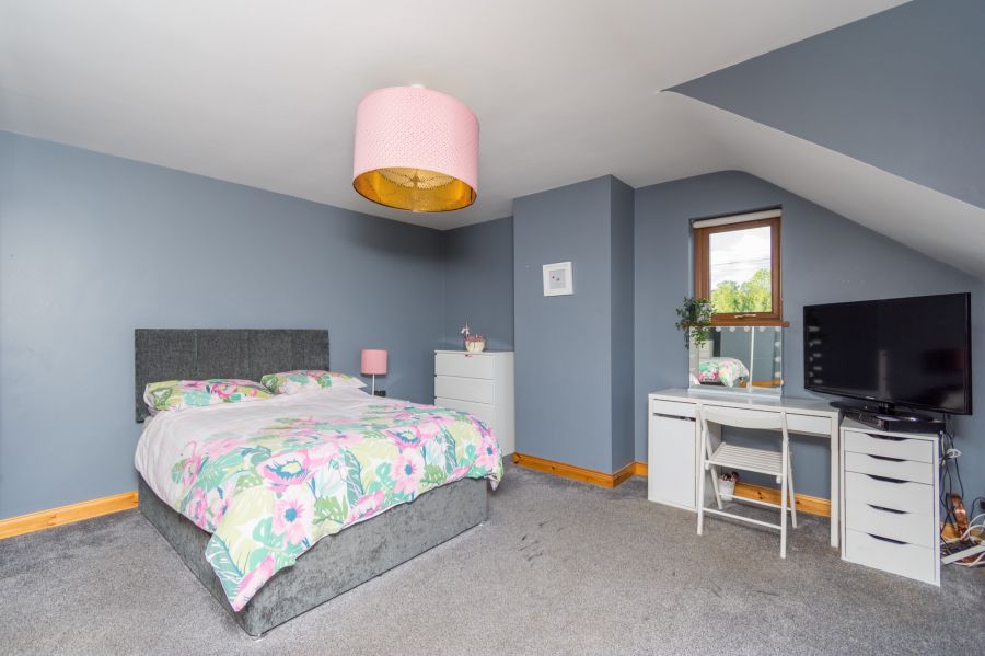 Detached house with stables and a field of approximately 3 acres, 21 Lisburn Road