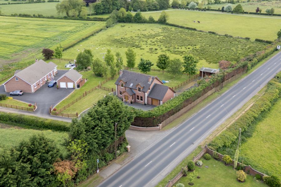 Detached house with stables and a field of approximately 3 acres, 21 Lisburn Road
