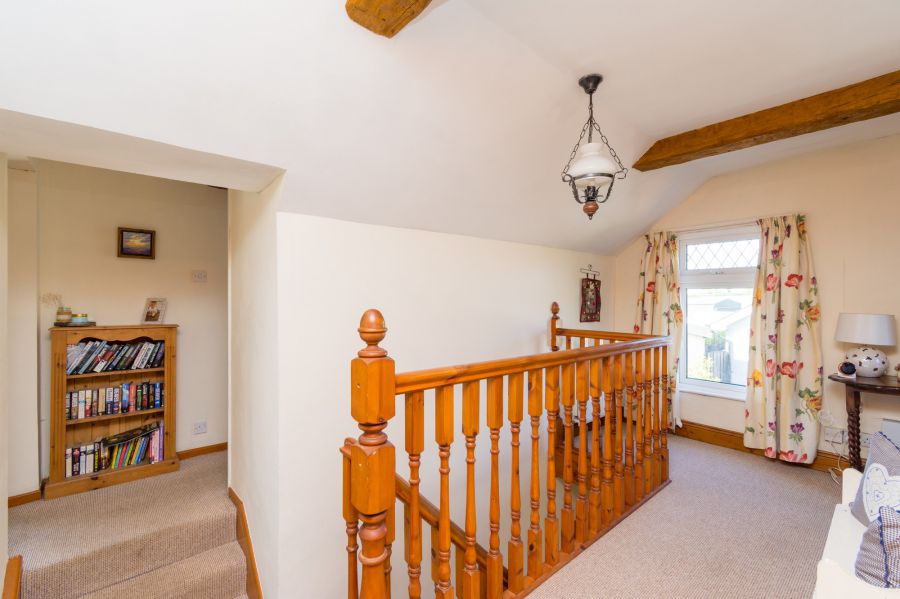 Country cottage sitting on spacious gardens, 37 Halfpennygate Road