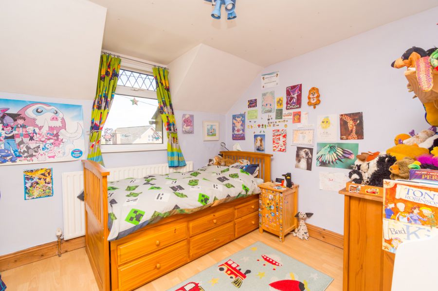 Country cottage sitting on spacious gardens, 37 Halfpennygate Road