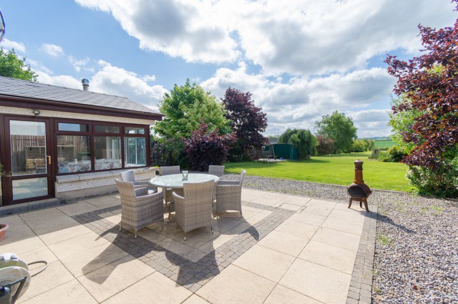 Country cottage sitting on spacious gardens, 37 Halfpennygate Road