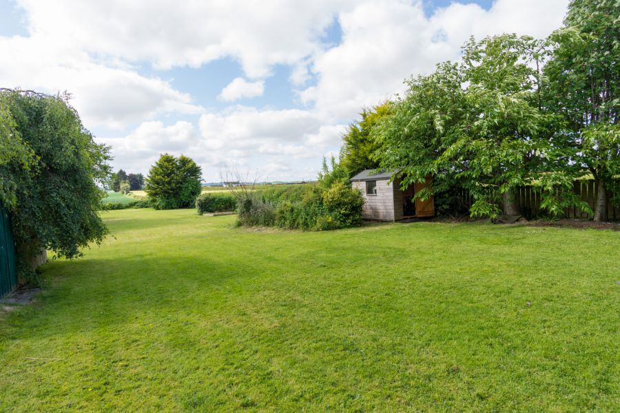 Country cottage sitting on spacious gardens, 37 Halfpennygate Road