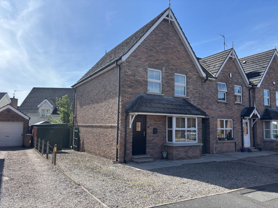 27 Church Green,dromore, BT25 1LL