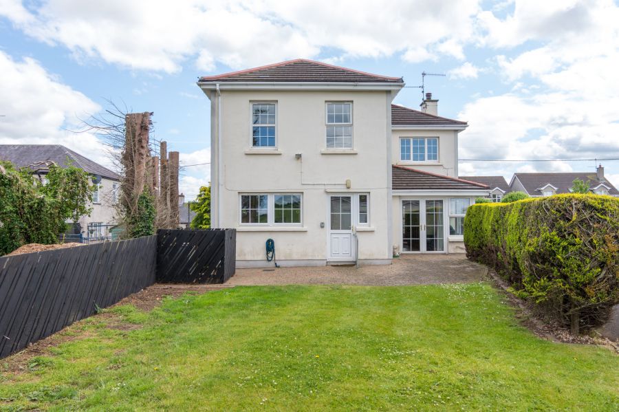 1 Broughmore Mews