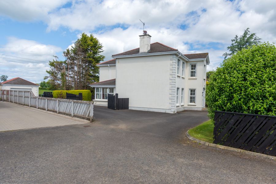 1 Broughmore Mews