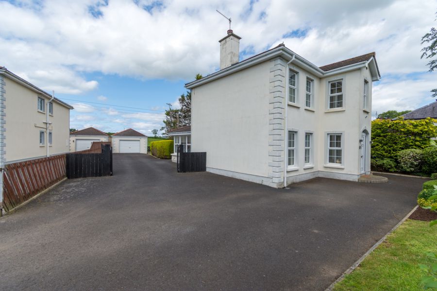 1 Broughmore Mews