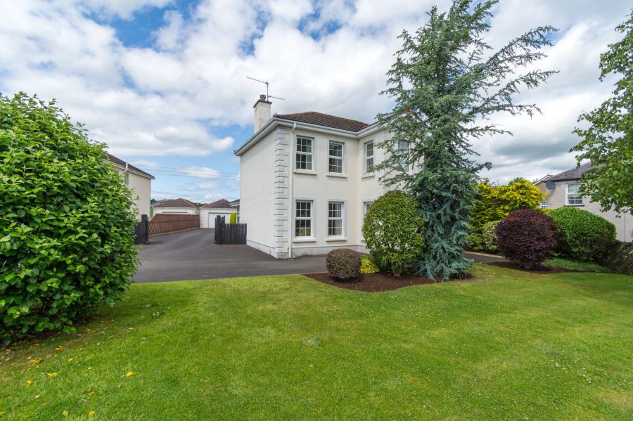 1 Broughmore Mews