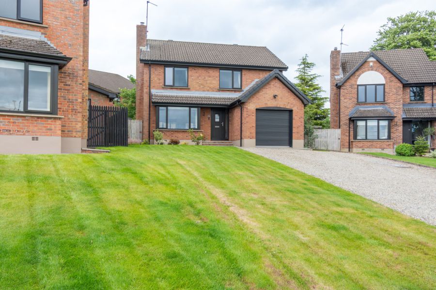 6 Waringfield Crescent