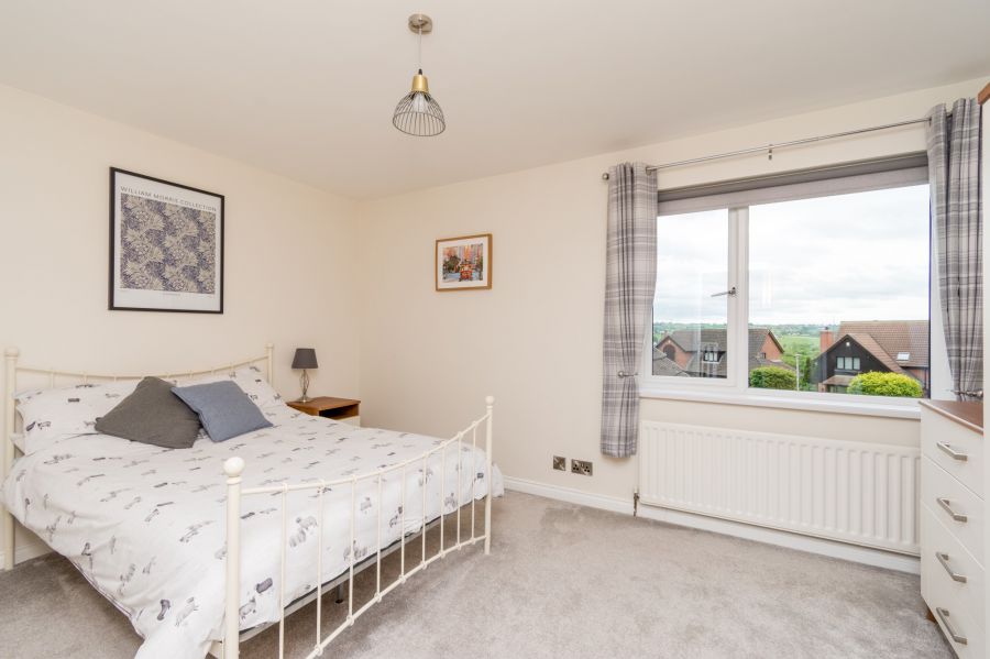 6 Waringfield Crescent