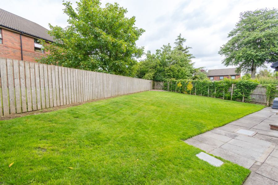 6 Waringfield Crescent