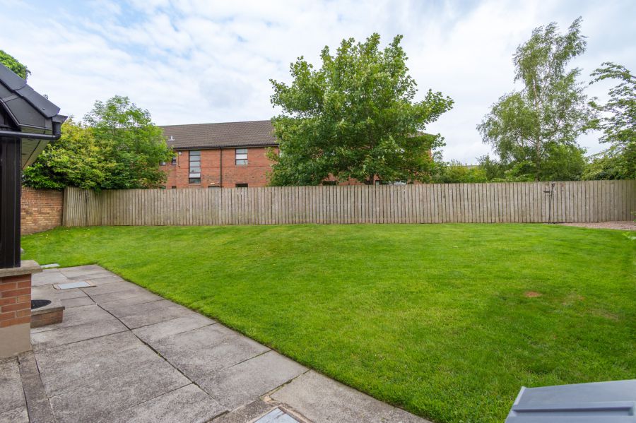6 Waringfield Crescent