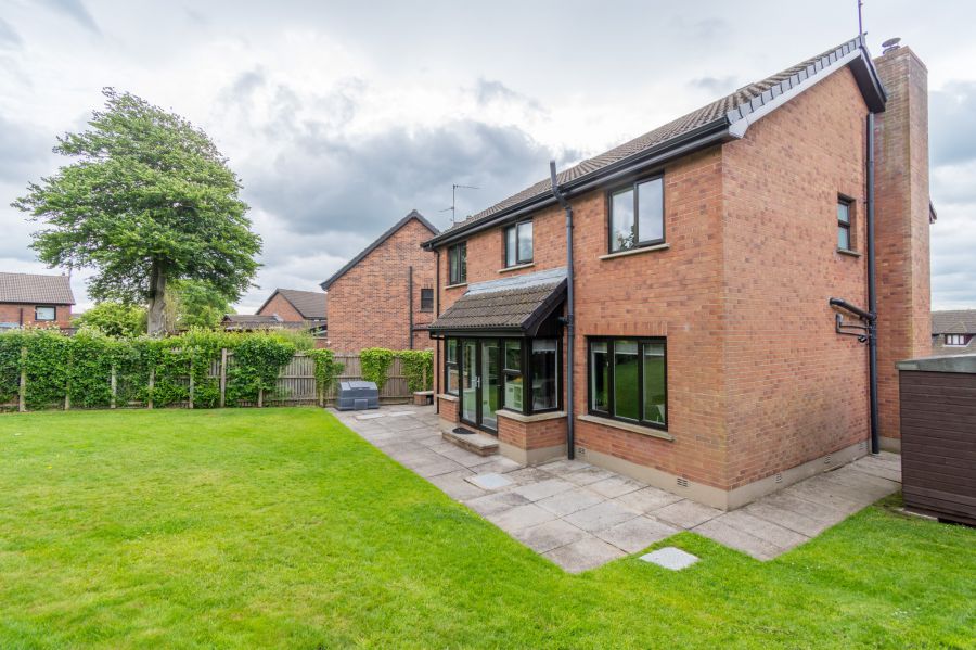 6 Waringfield Crescent