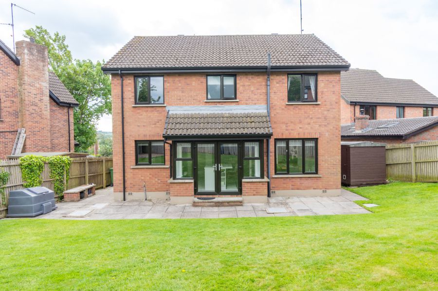 6 Waringfield Crescent