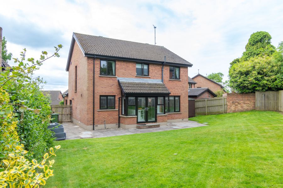 6 Waringfield Crescent