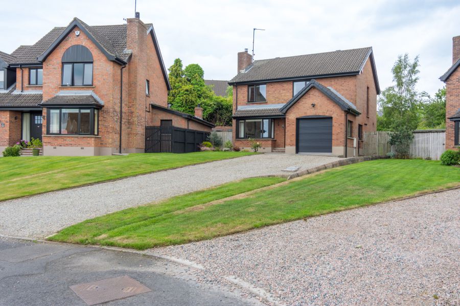 6 Waringfield Crescent