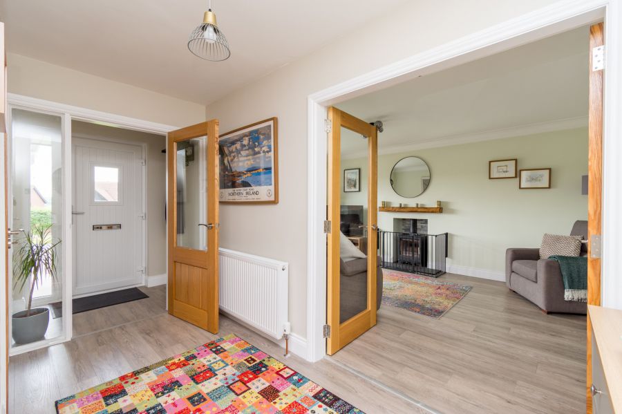 6 Waringfield Crescent