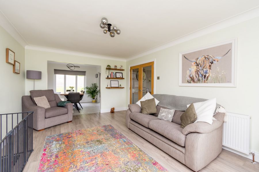 6 Waringfield Crescent