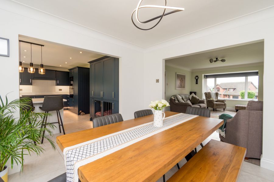 6 Waringfield Crescent