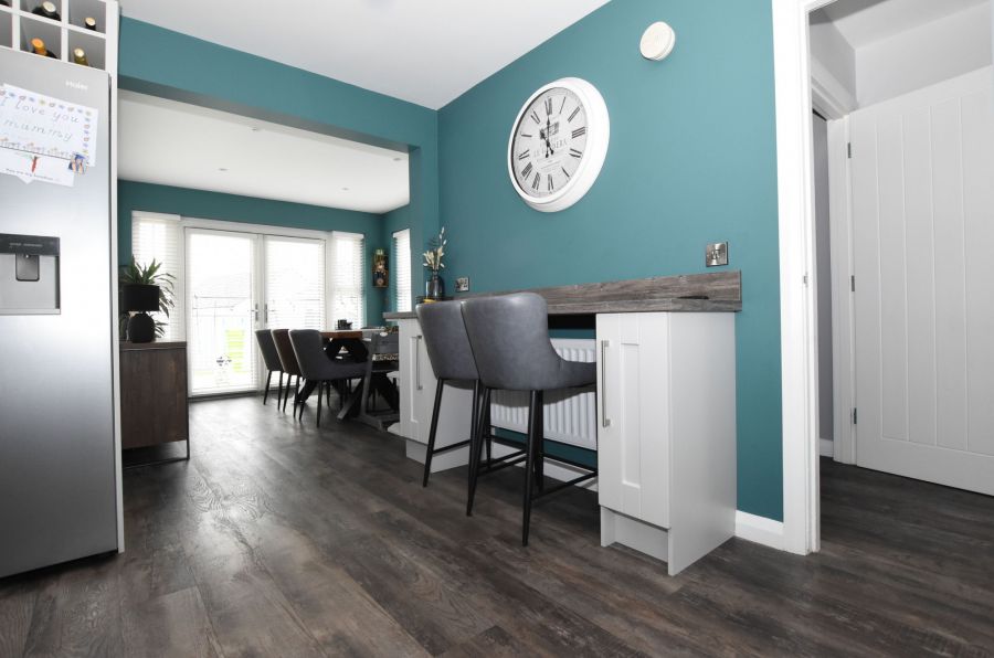 8 Ayrshire Manor