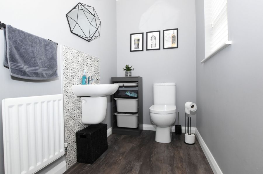 8 Ayrshire Manor