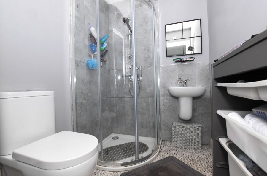 8 Ayrshire Manor