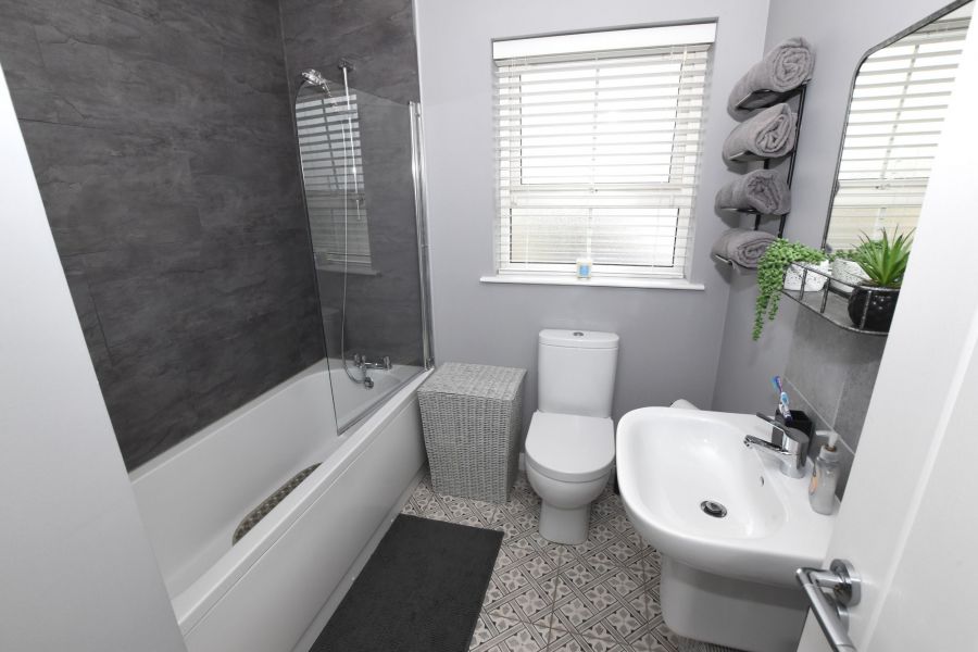 8 Ayrshire Manor
