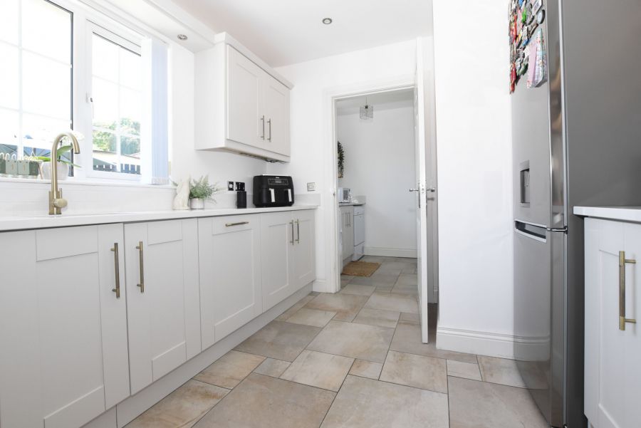 4 Laurelvale Grove