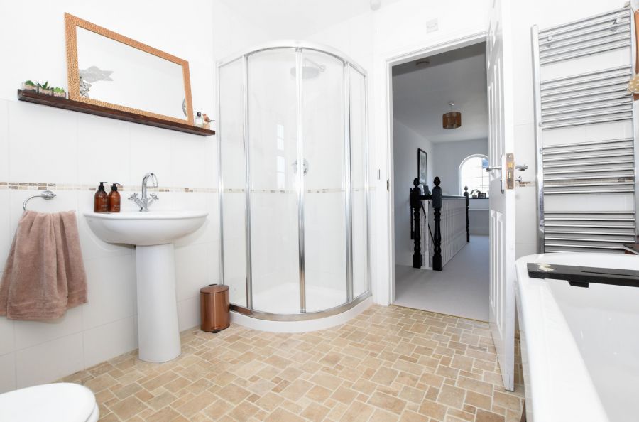 4 Laurelvale Grove