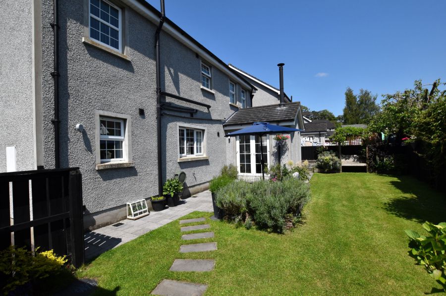 4 Laurelvale Grove