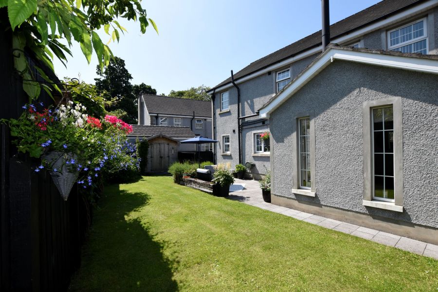 4 Laurelvale Grove