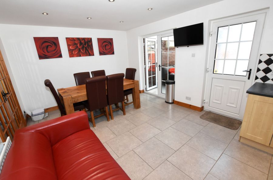 27 Lockvale Manor