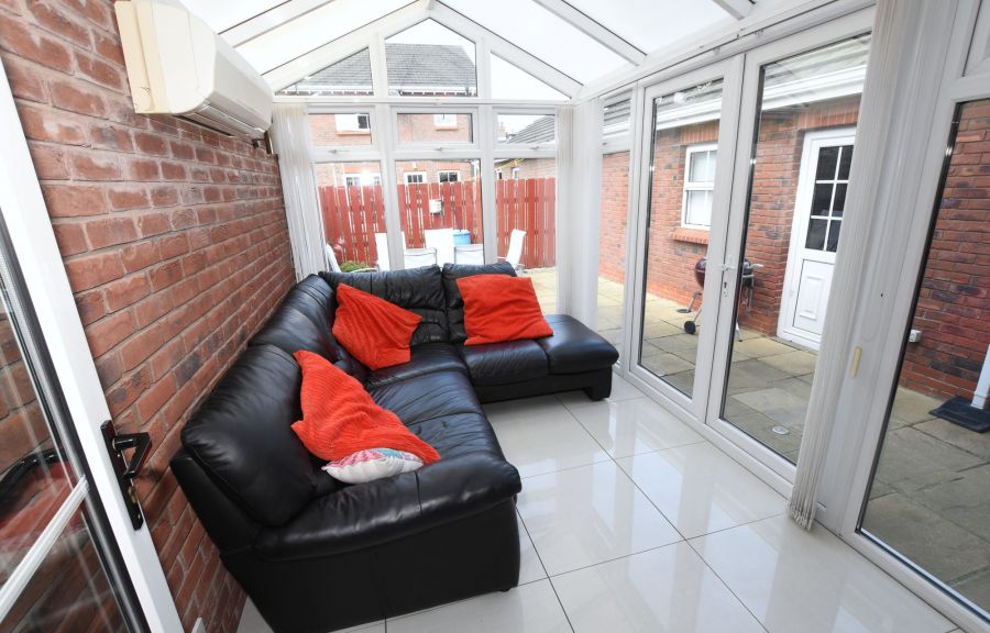 27 Lockvale Manor