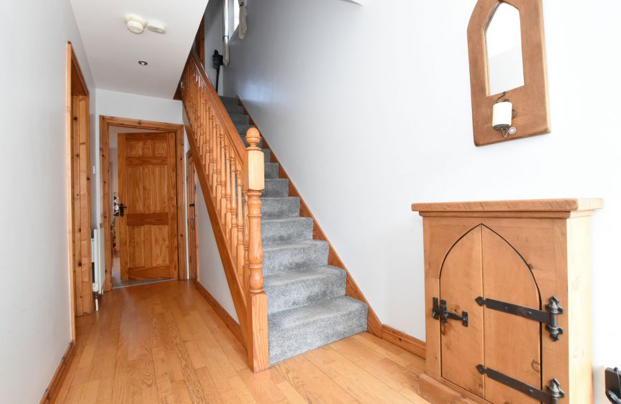 27 Lockvale Manor