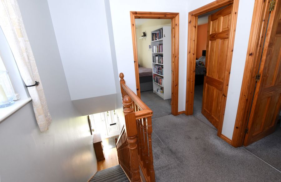 27 Lockvale Manor