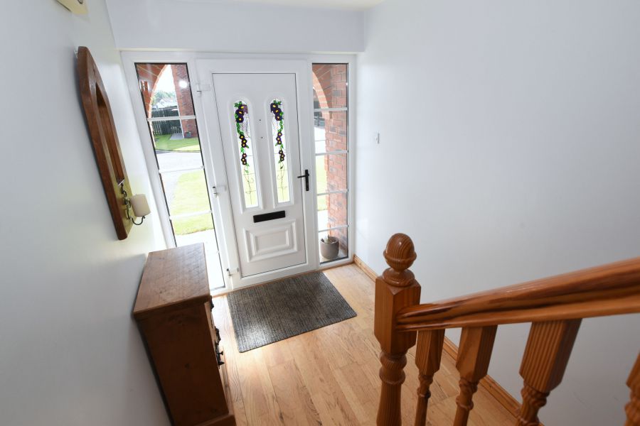 27 Lockvale Manor