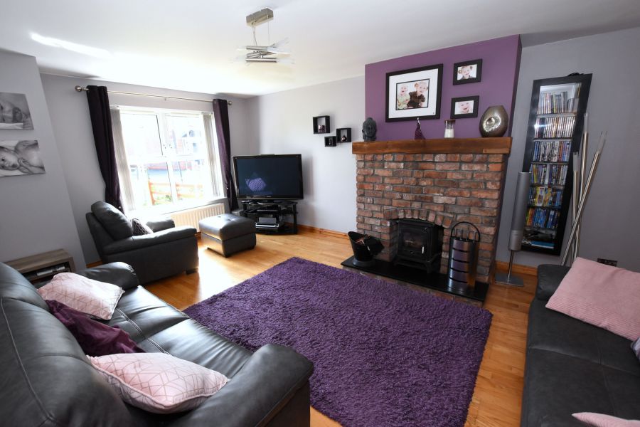 27 Lockvale Manor